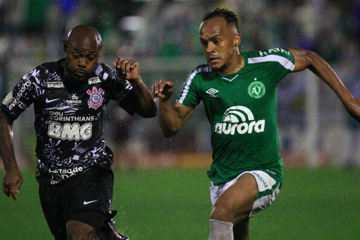 Corinthians Supera Lanterna Chapecoense E Vence Terceira Seguida No