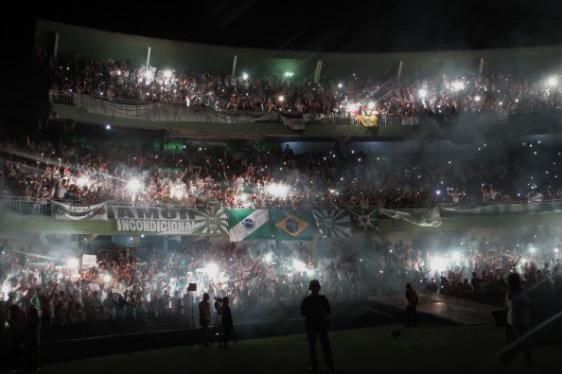 Texto, fotos, vídeos e a música que marca a solidariedade: tudo o que você  precisa saber sobre a maior tragédia do futebol