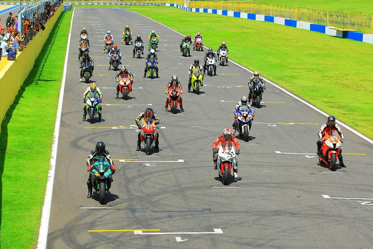 Goiânia recebe Km de arrancada de moto neste domingo (7)