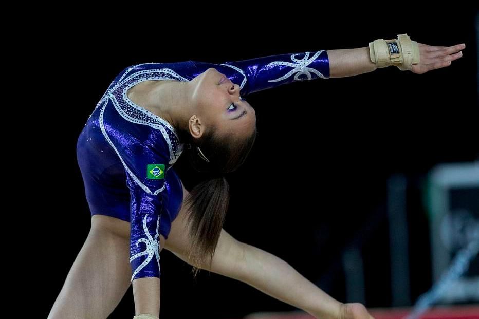 Equipe feminina do Brasil fatura prata inédita no Campeonato Mundial de  Ginástica