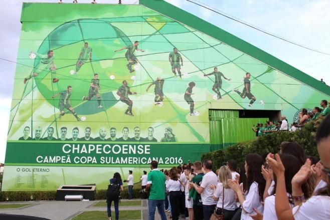 PES 2017': Atualização traz homenagem à Chapecoense e novas faces