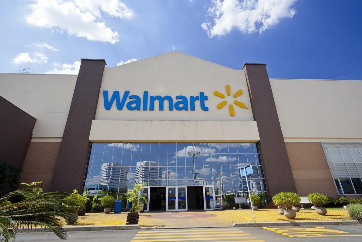Fundo americano negocia 50% das operações do Walmart no Brasil
