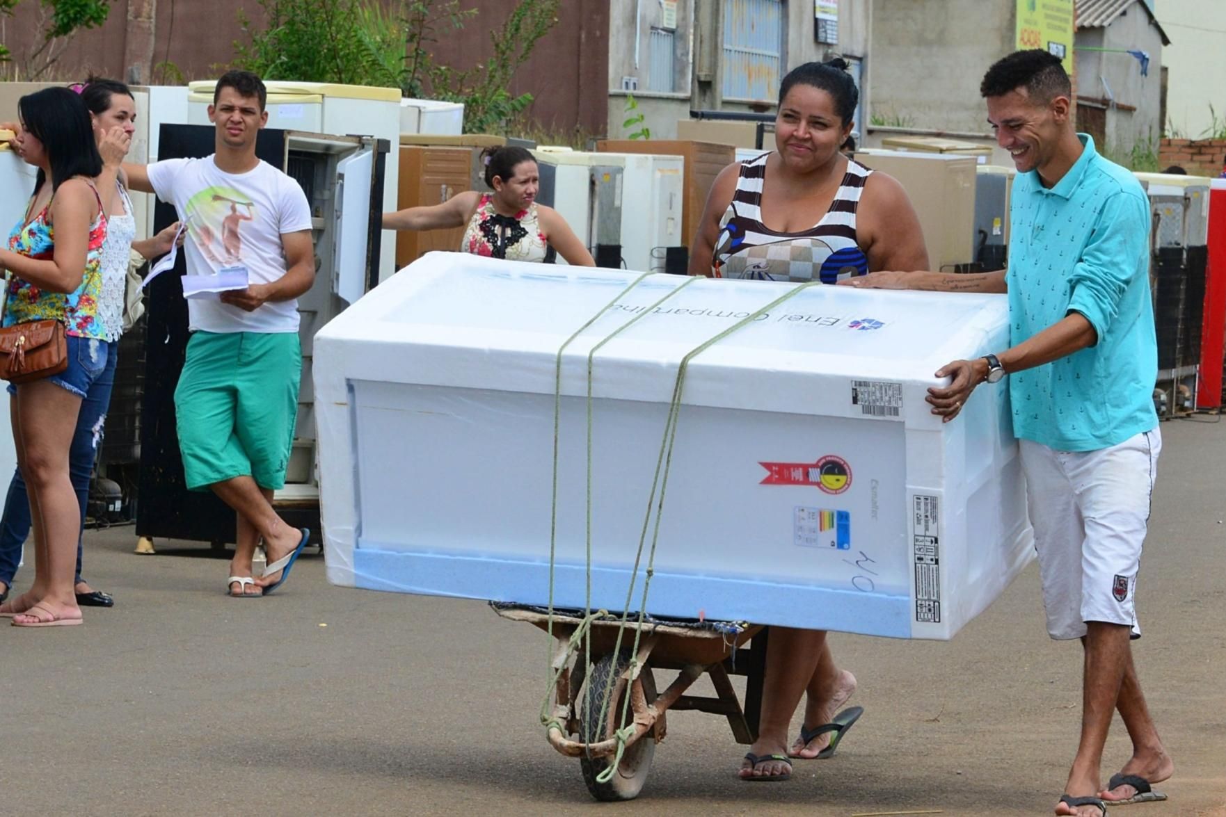 Enel divulga cronograma de sorteios de geladeiras em cidades de Goiás;  confira, Goiás