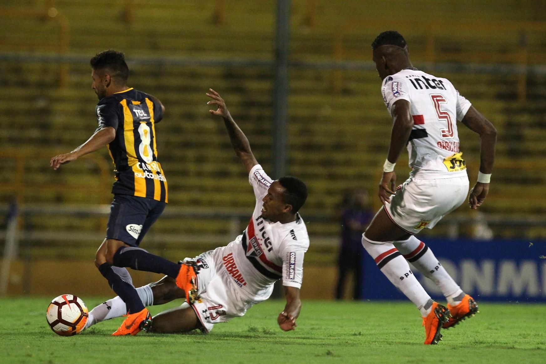 Torcedores de Flamengo e Corinthians se unem pelo mesmo objetivo na final  da Libertadores – LANCE!