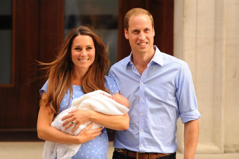 Kate Middleton e Príncipe William recebem a Princesa Victoria e o