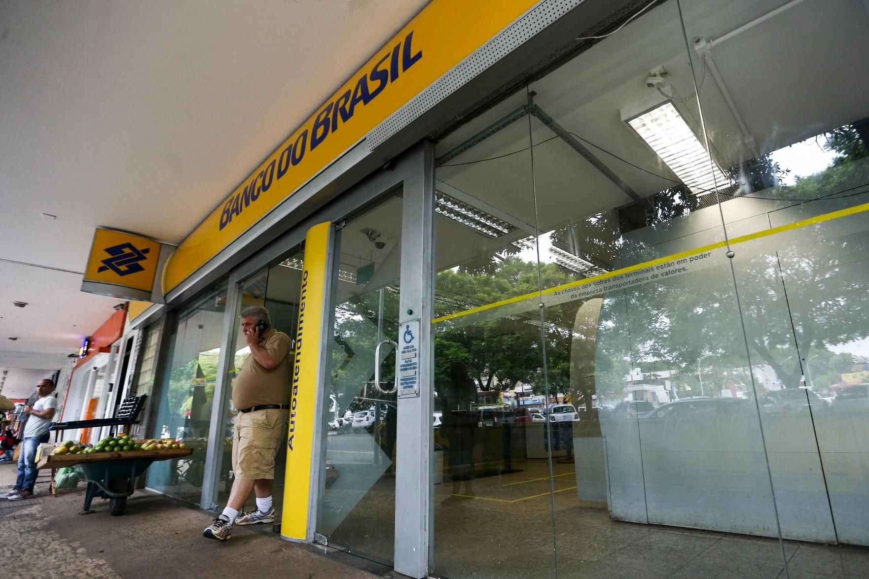 Justiça manda Banco do Brasil contratar cargos de nível superior apenas com  concurso público, Distrito Federal