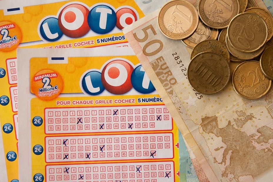 Gerente de lotérica vê alta no movimento após prêmio de R$ 1,4