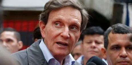 Bolsonaro recebe unção de Edir Macedo: presidente vai arrebentar