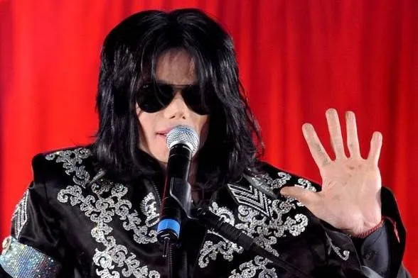 Filha de Michael Jackson ameaçada por não celebrar aniversário do pai