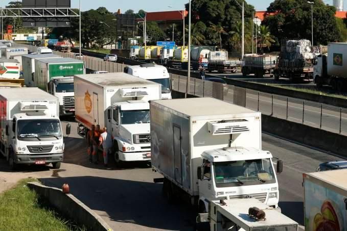 Associação Brasileira dos Caminhoneiros - Entenda os riscos de