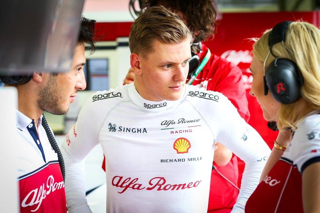 Mick Schumacher bate sozinho após final do treino da F1