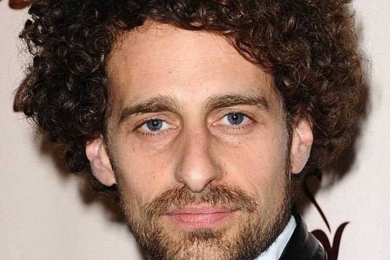 Ator Isaac Kappy morre aos 42 anos - Estadão