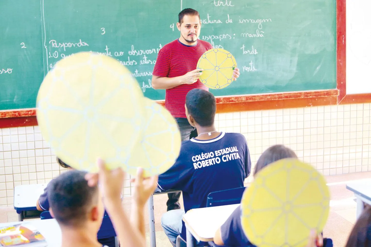 Em novo programa da Seduc, alunos atrasados poderão cursar duas séries em  um mesmo ano | O Popular