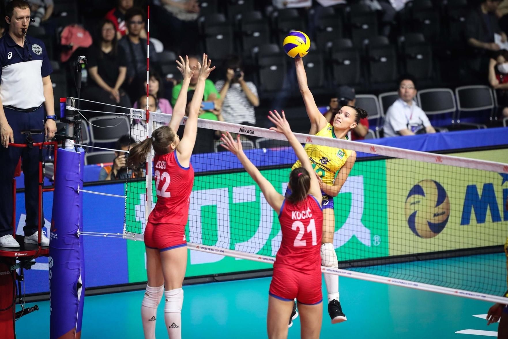 Brasil vence dominicanas no tie-break, e vôlei feminino garante vaga em  Tóquio 2020, vôlei