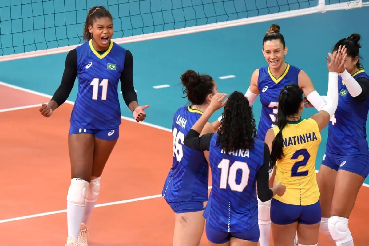 Brasil vence dominicanas no tie-break, e vôlei feminino garante