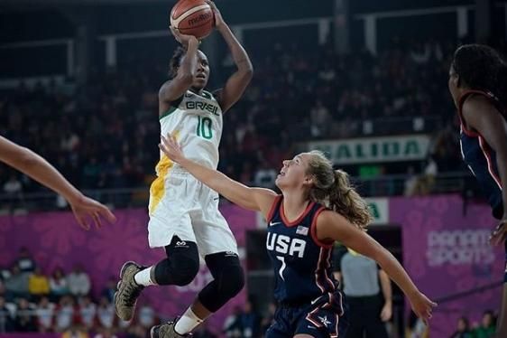 Seleção feminina de basquete bate os EUA e leva o ouro no Pan após 28 anos