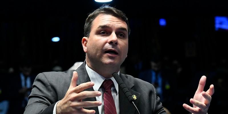 PSOL apresenta novos fatos à representação contra Flávio Bolsonaro