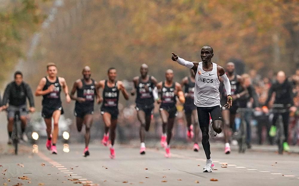 Vencedor da maratona de Viena é desqualificado por espessura do tênis, atletismo