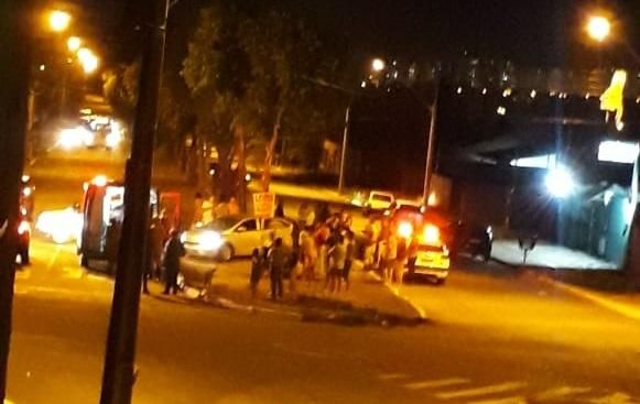 Dupla pede corrida em aplicativo, rouba carro de motorista, mas