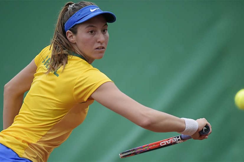 Luisa Stefani perde na estreia do torneio de duplas do WTA 1000 de