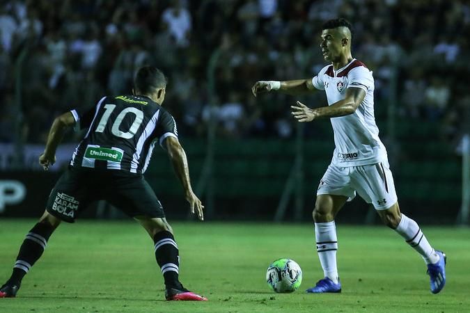 Gilberto vê pressão no Bahia como natural: 'Jogar em time grande é