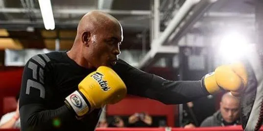 Anderson Silva confirma luta de despedida para ano que vem