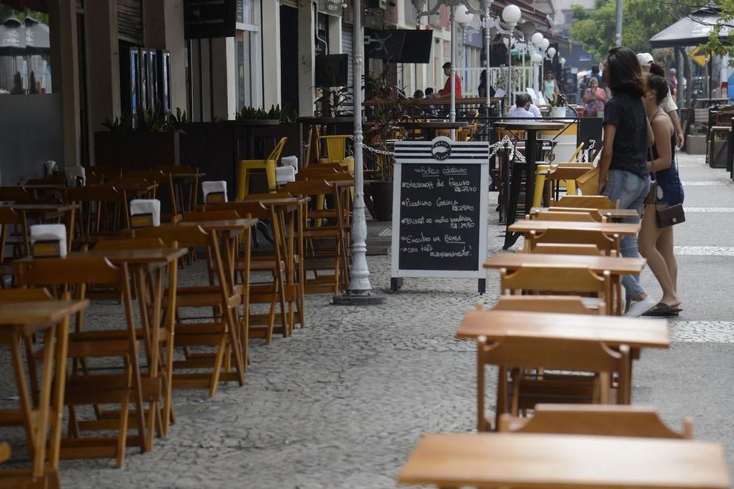 Mulheres mostram suas habilidades na construção civil — Caneta e Café –