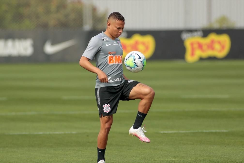 Corinthians encerra temporada com três títulos e fala em 'ano desafiador