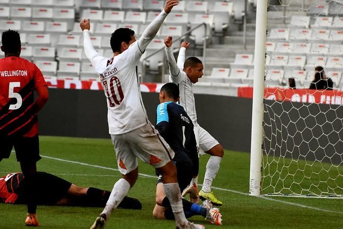 Agora é no campo: Walter revê Atlético-PR pela primeira vez jogando na  Arena, atlético-pr