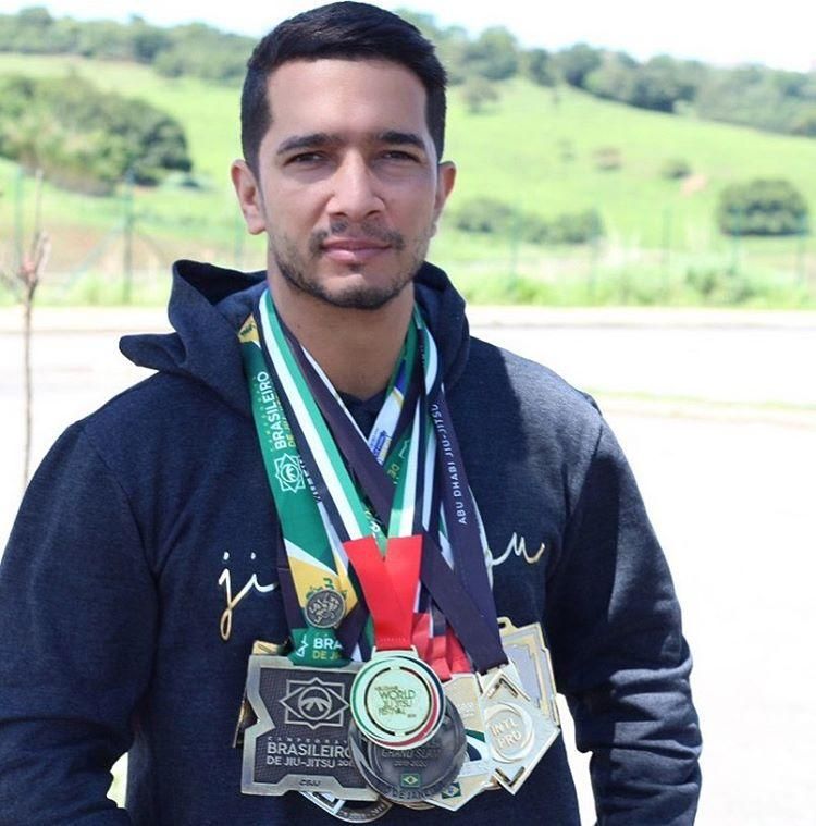 Leandro Lo, um dos maiores nomes do jiu-jitsu mundial, morre baleado na  cabeça em São Paulo - Folha PE