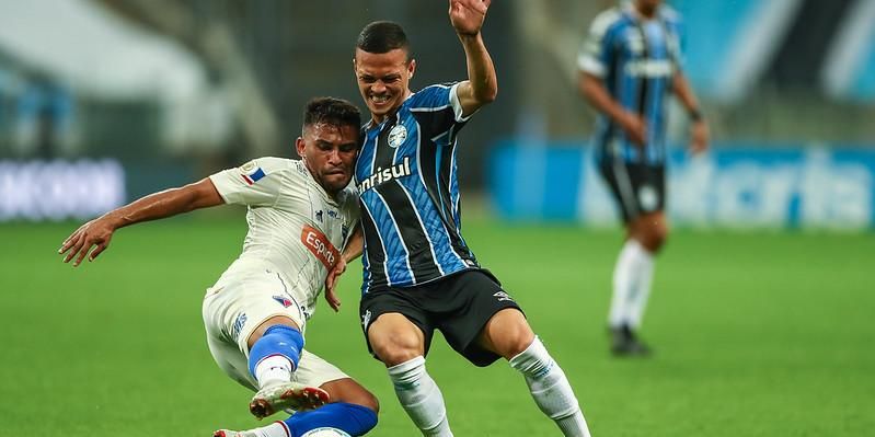 Renato Gaúcho lamenta erros em jogo: 'Até mulher grávida faria gol