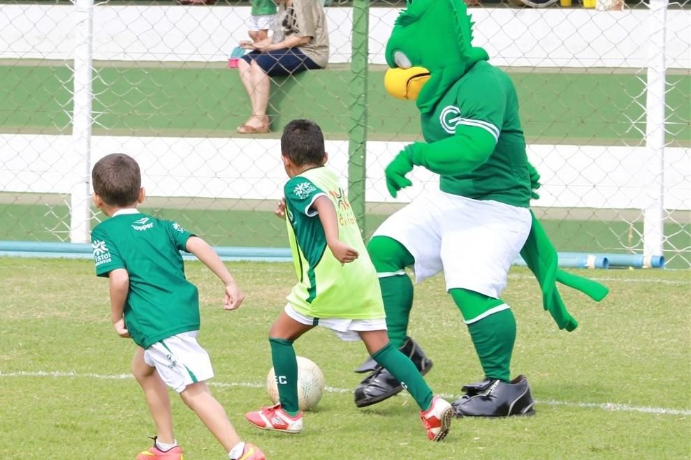 Projeto Gol do Brasil abre inscrições para retomada das atividades