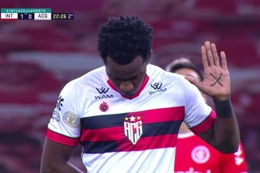 Shaylon enaltece time do Atlético-GO na Série B: “diferencial é o