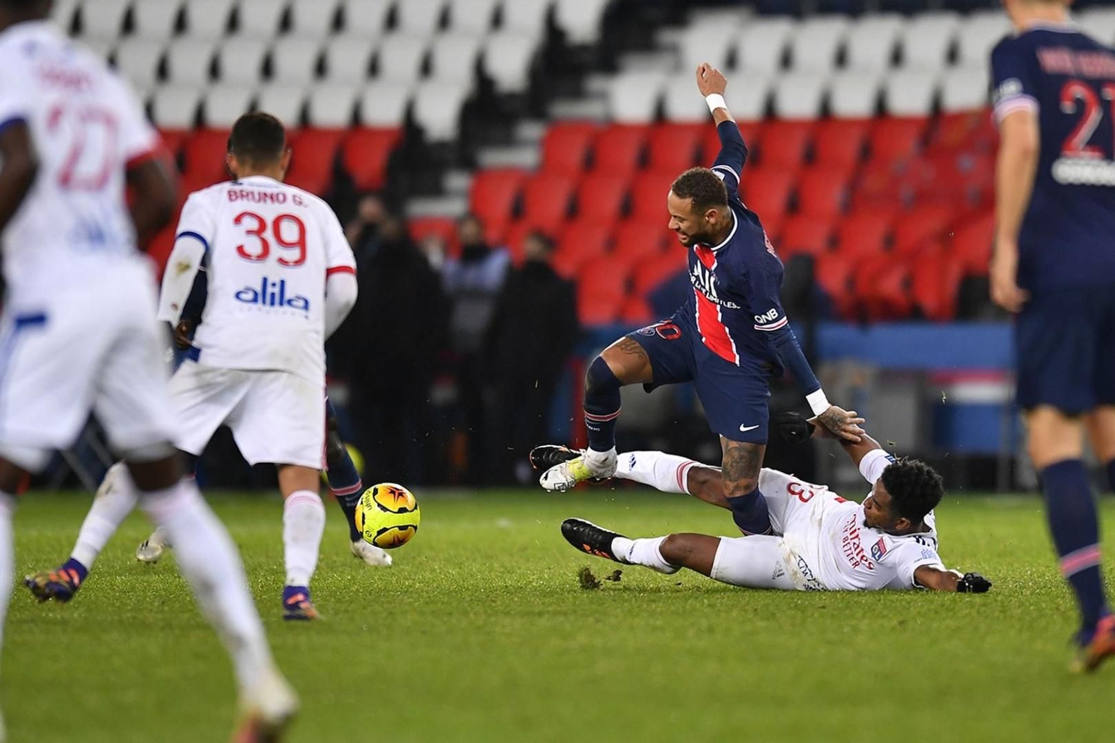 A preocupação atual do atacante Neymar passa longe de ser o melhor jogador  do mundo