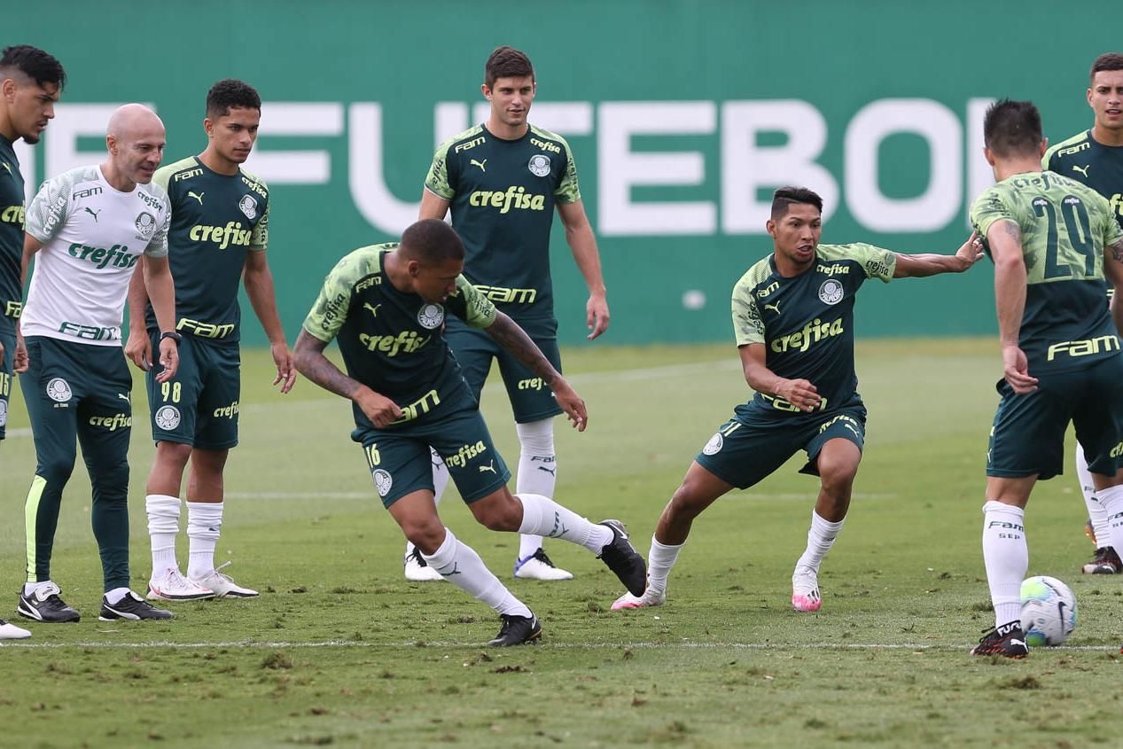 Abel leva Palmeiras às meias-finais da Libertadores pelo quarto