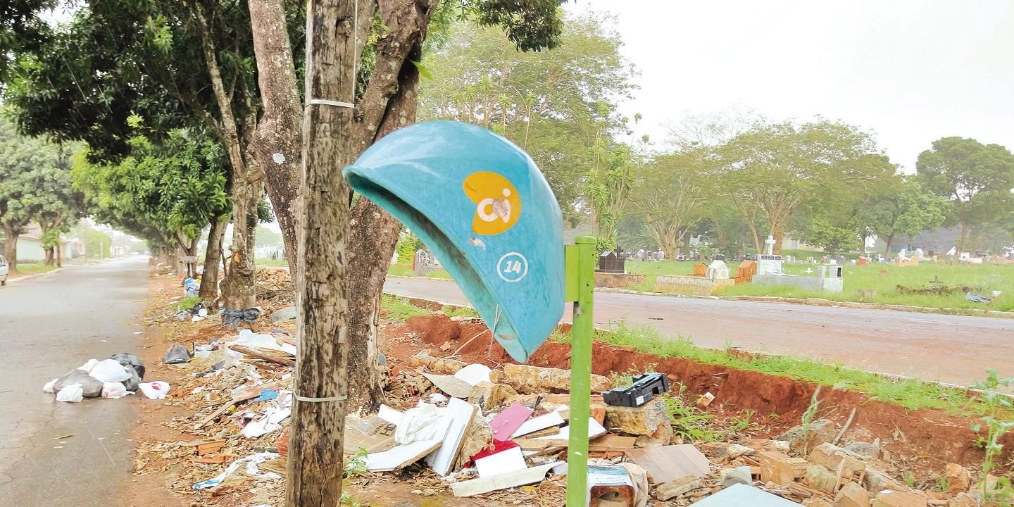 Moradores de Paracambi denunciam reuso de covas em Cemitério