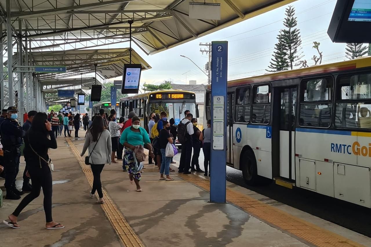 Comércio popular de São Paulo tem movimentação intensa na semana