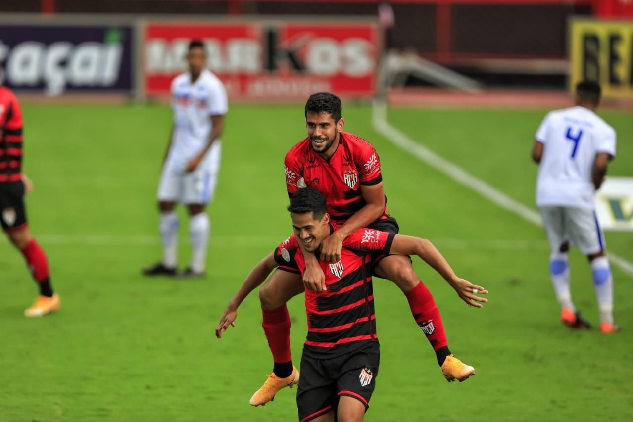 Tubarão pede tranquilidade ao Atlético-GO para sequência dos últimos três  jogos na Série B