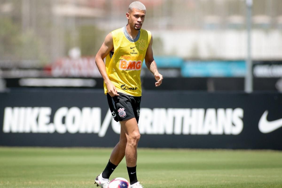 Zagueiro e goleiro são os melhores do Corinthians em triunfo no