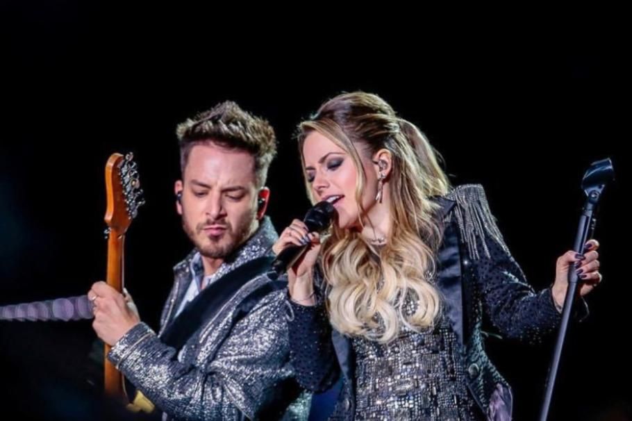 Sandy relembra momento especial com Junior em show de Chitãozinho