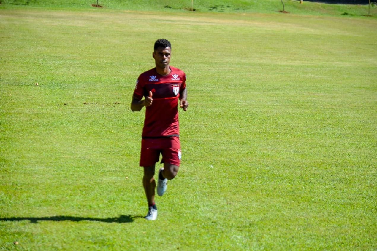 Shaylon enaltece time do Atlético-GO na Série B: “diferencial é o