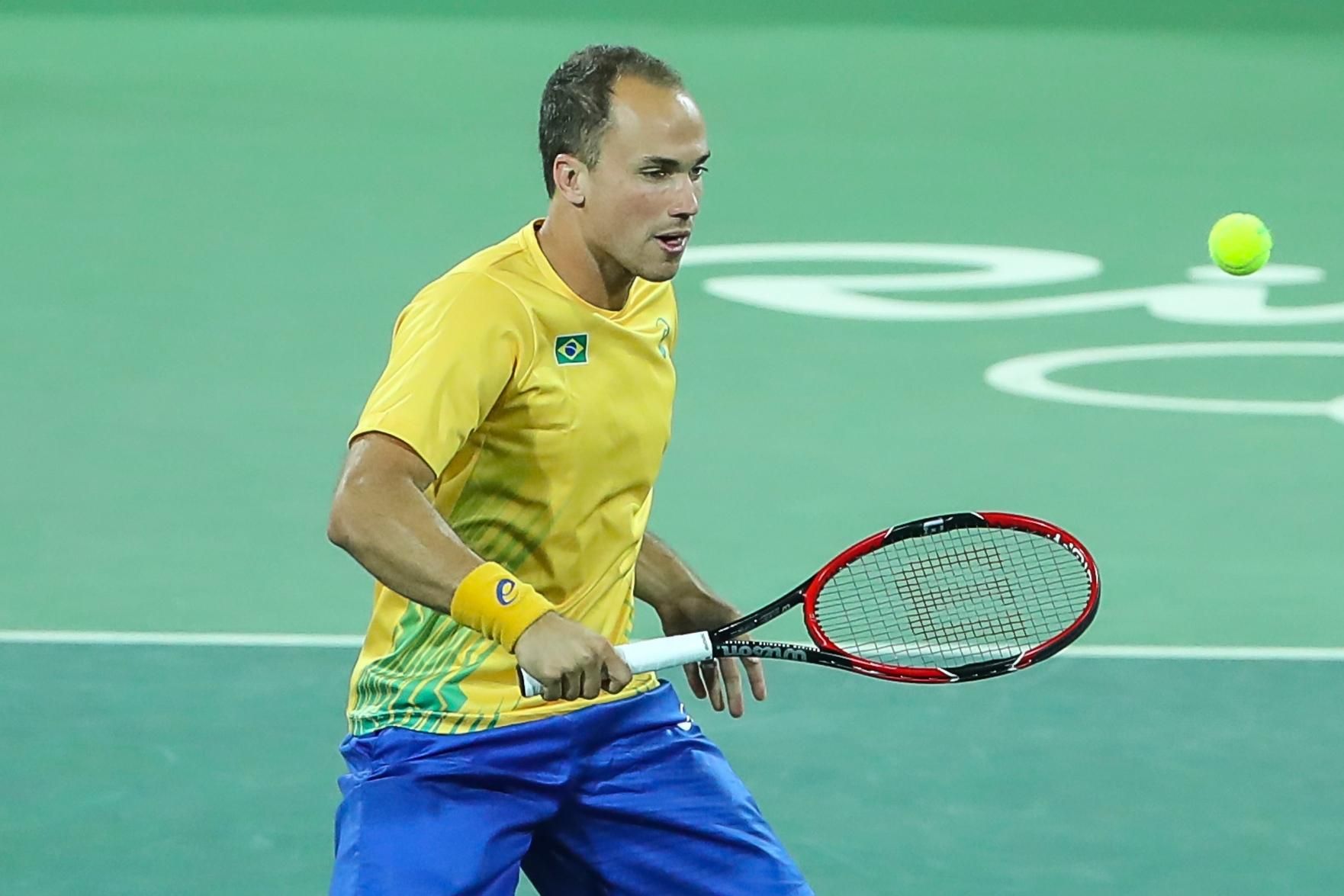 Brasileiros são eliminados na estreia do tênis em Tóquio