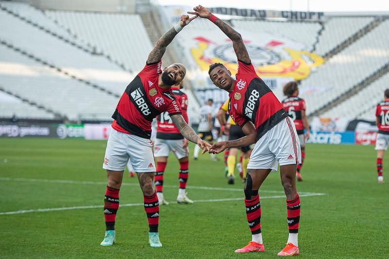 Corinthians encerra temporada com três títulos e fala em 'ano desafiador