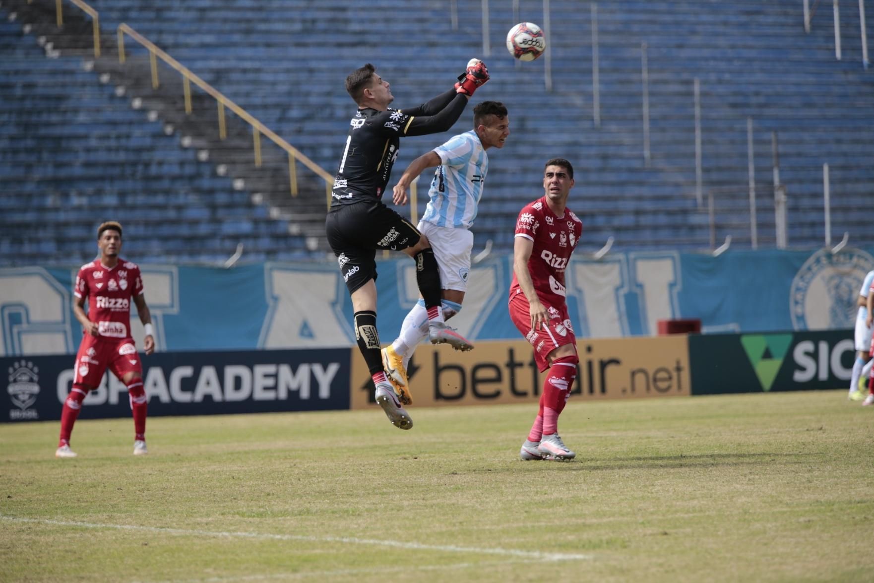 Com empate, Vila Nova aumenta jejum de vitórias no Serra Dourada