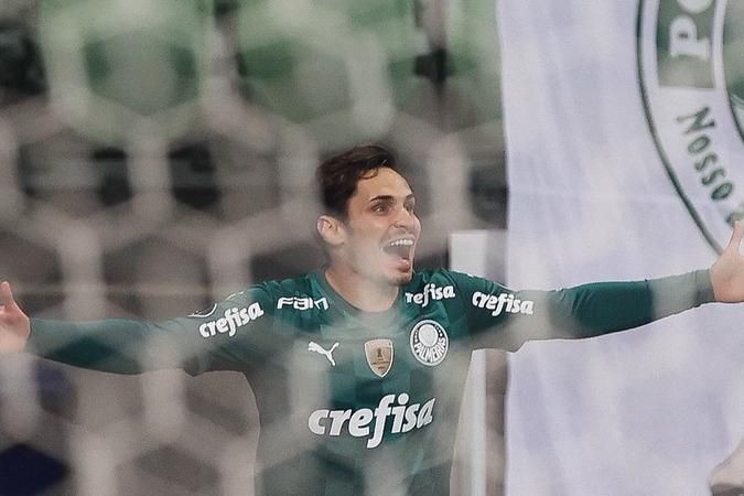 Palmeiras atropela o São Paulo, vira confronto e é campeão