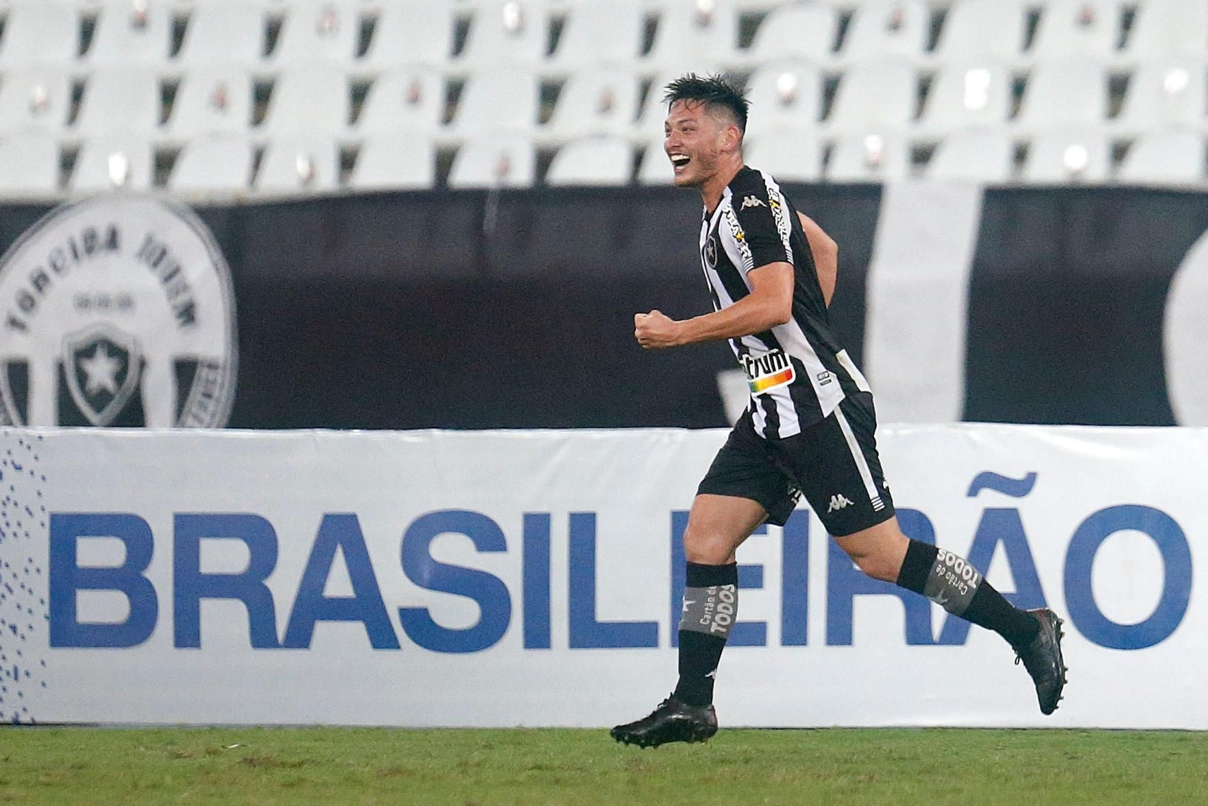 Com arbitragem confusa, Botafogo perde para o Vila Nova - Botafogo