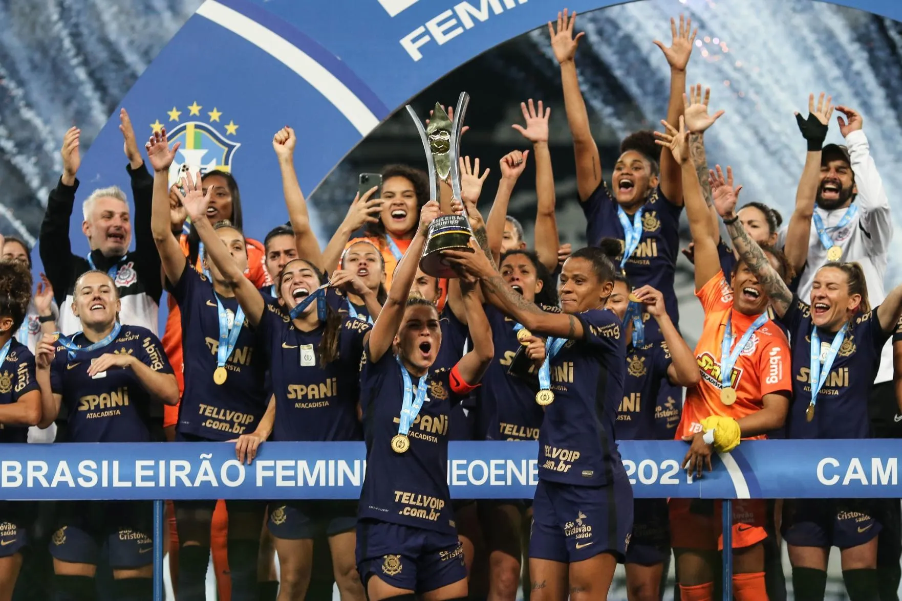 Corinthians Feminino levanta taça de Campeão Paulista Feminino 2019