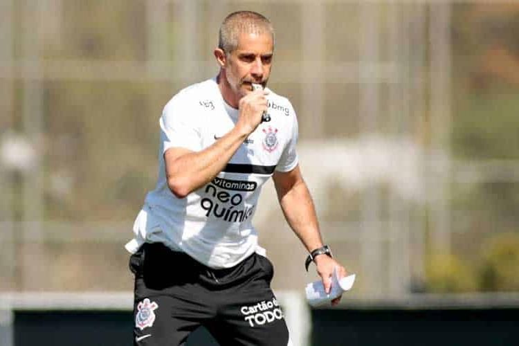 Sylvinho agora assume objetivos e diz que Corinthians quer ser campeão