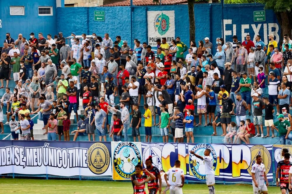 Botafogo cede empate ao Coritiba no final do jogo e fica três pontos atrás  do Palmeiras - Notícias sobre esportes - Giro Marília Notícias