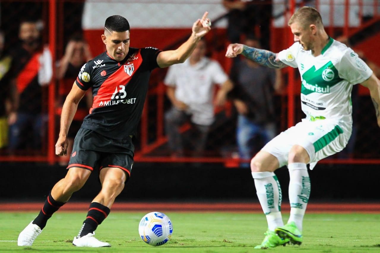 Chapecoense empata com Ituano e fica em situação crítica na Série